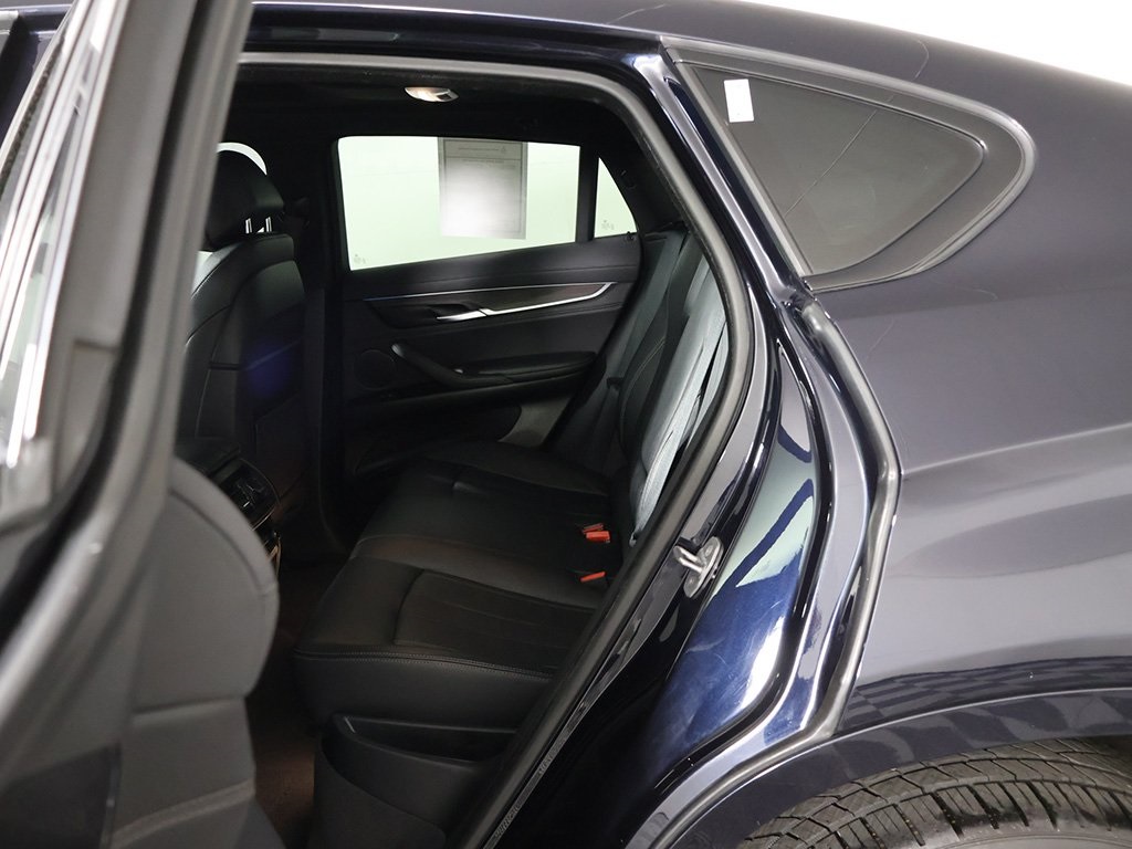 Vehicle image 34 of 60