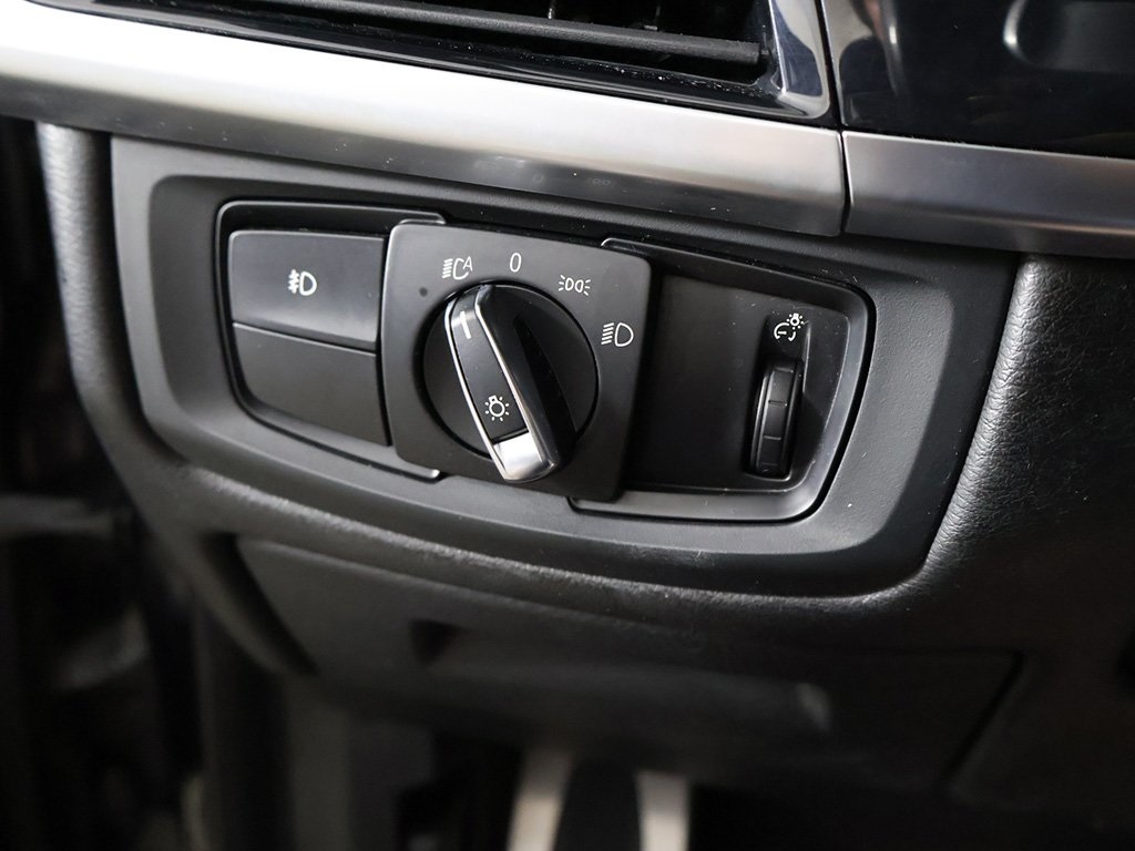 Vehicle image 40 of 60