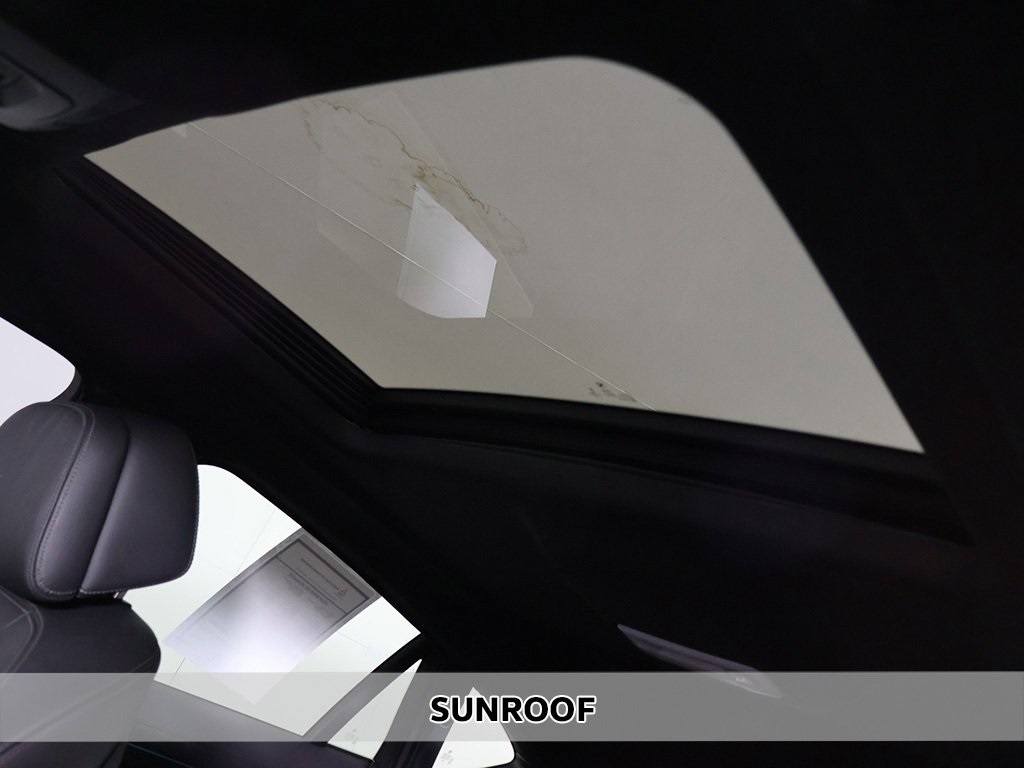 Vehicle image 15 of 60