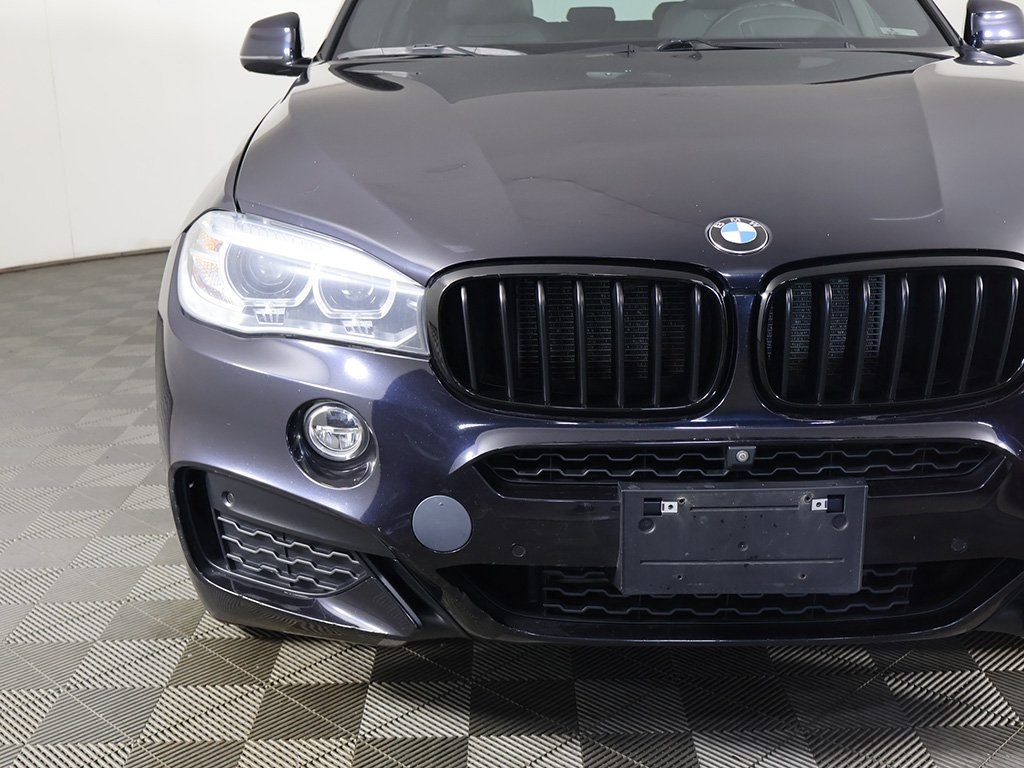 Vehicle image 21 of 60