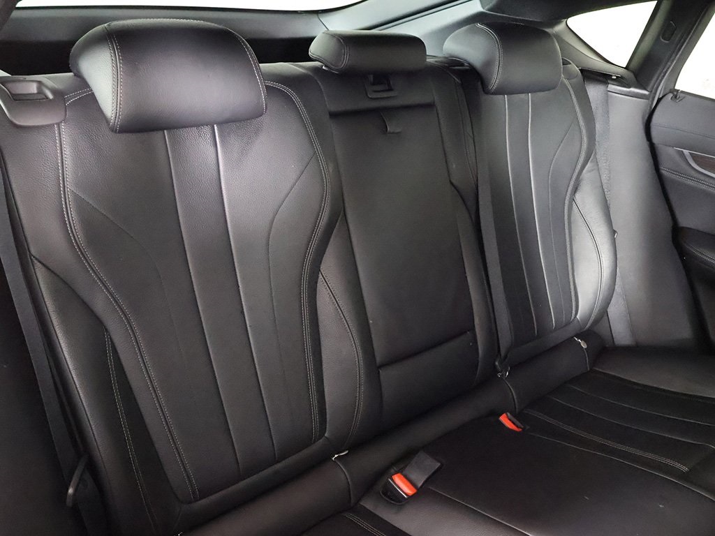 Vehicle image 37 of 60