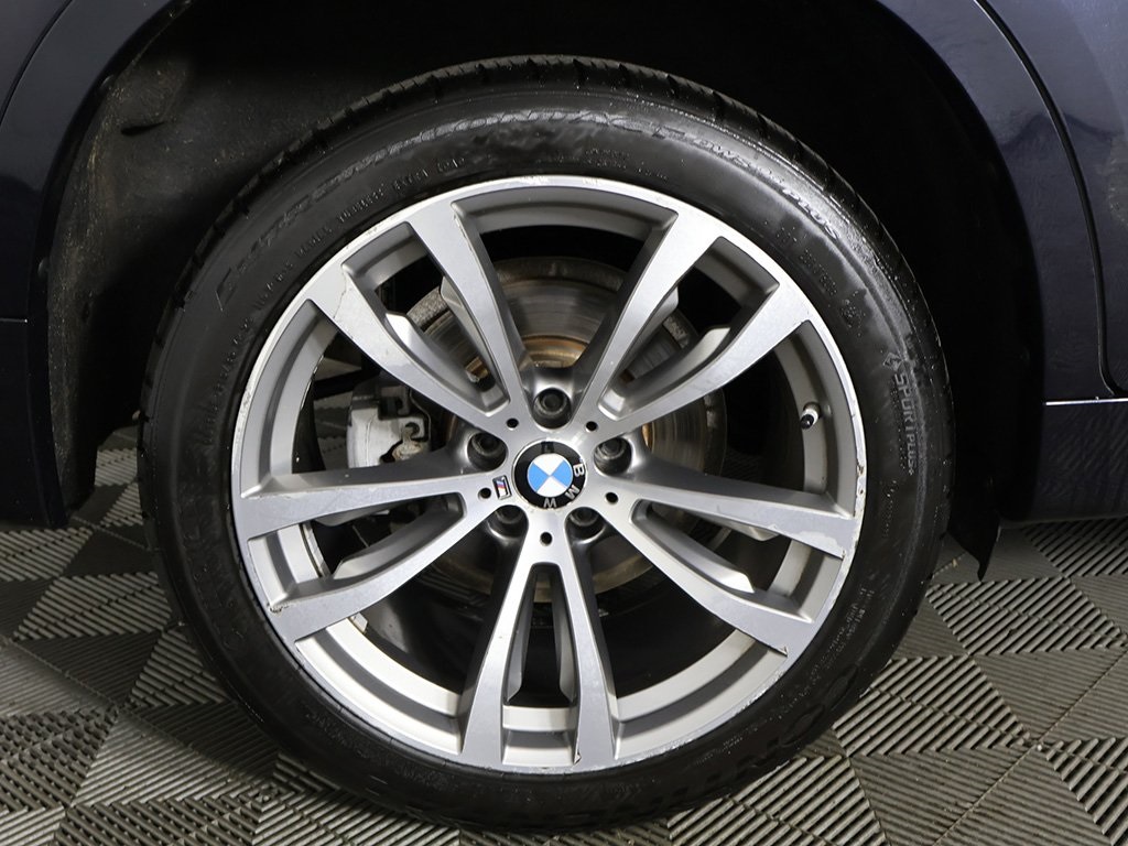 Vehicle image 25 of 60