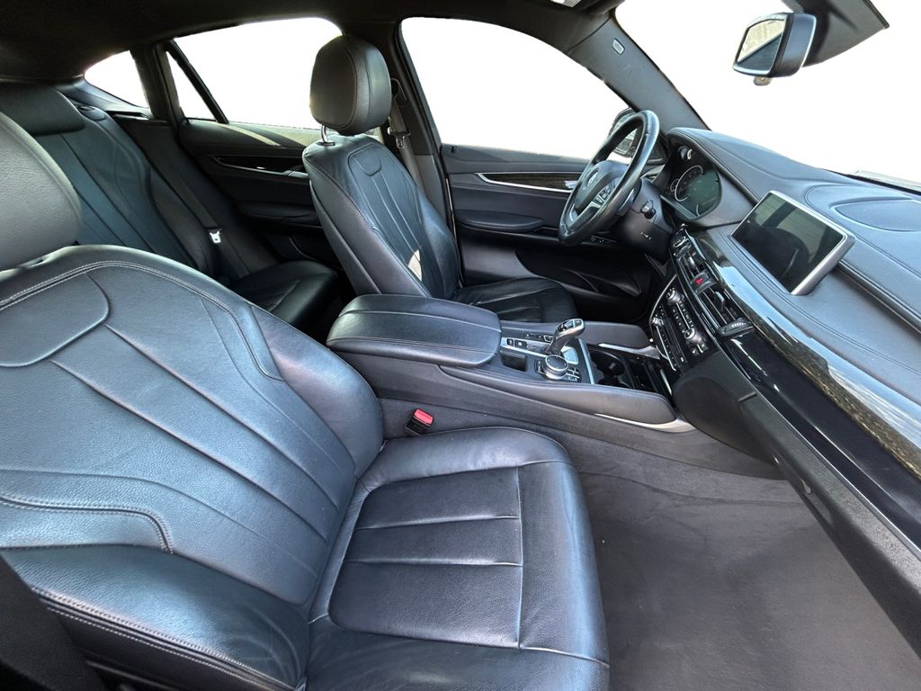 2018 BMW X6 xDrive35i Image 13 of 21