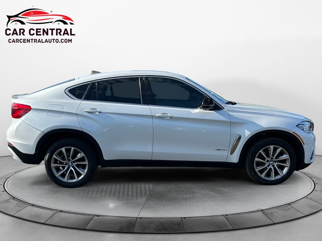 2018 BMW X6 xDrive35i Image 4 of 21