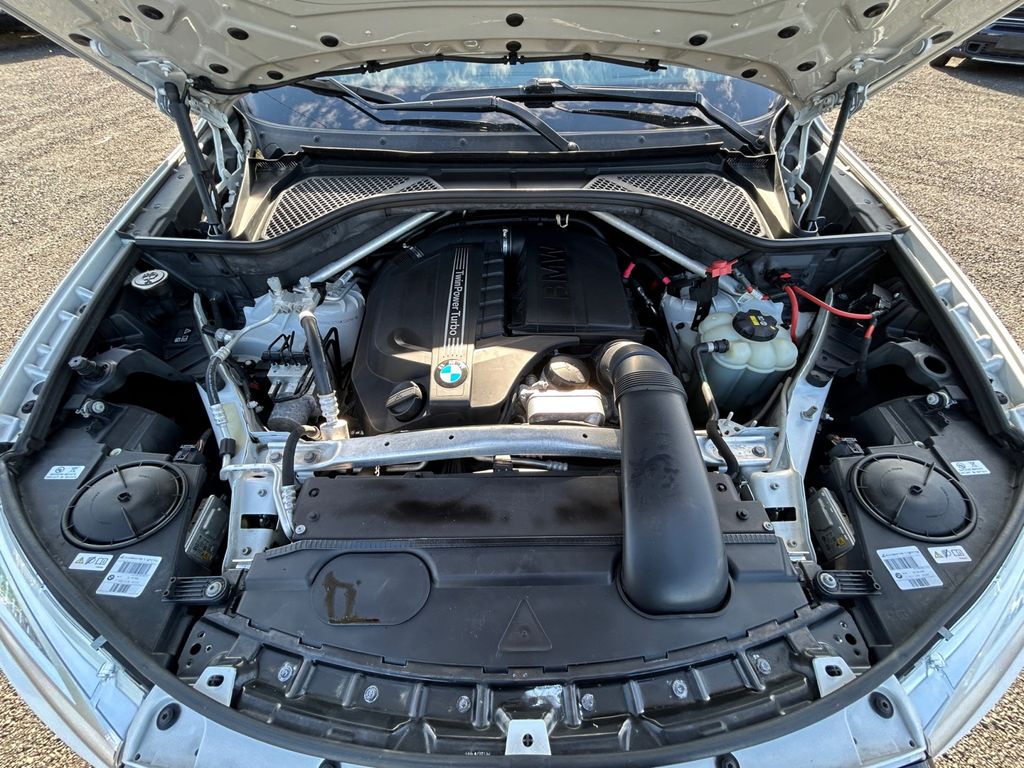 2018 BMW X6 xDrive35i Image 9 of 21