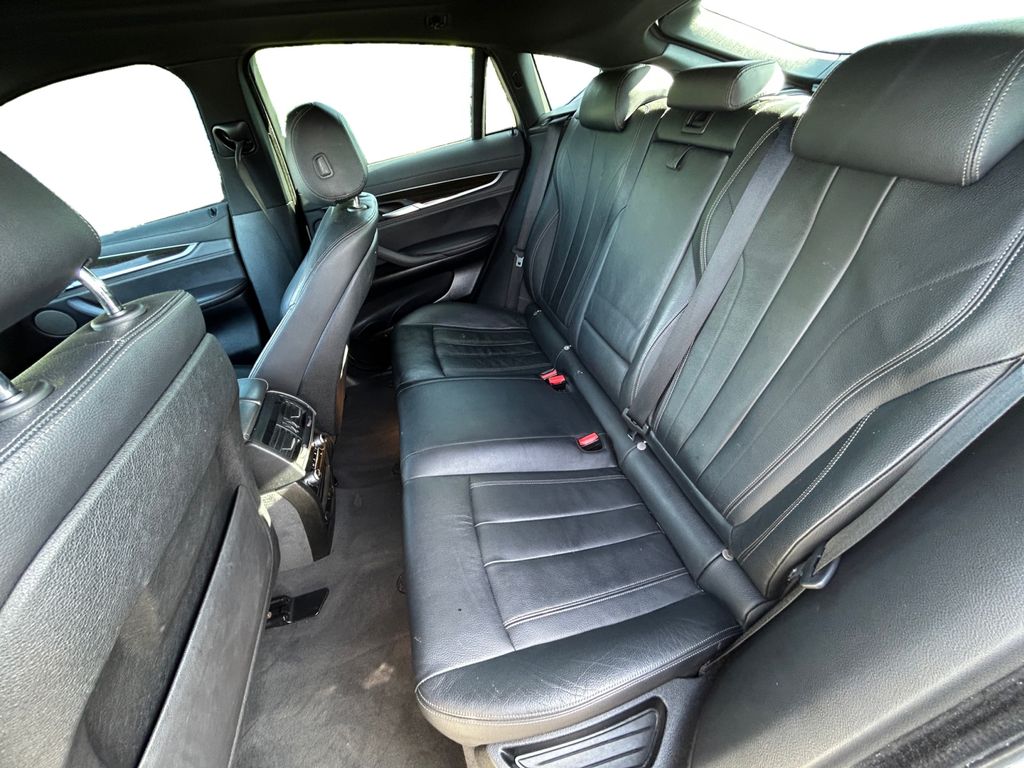2018 BMW X6 xDrive35i Image 14 of 21