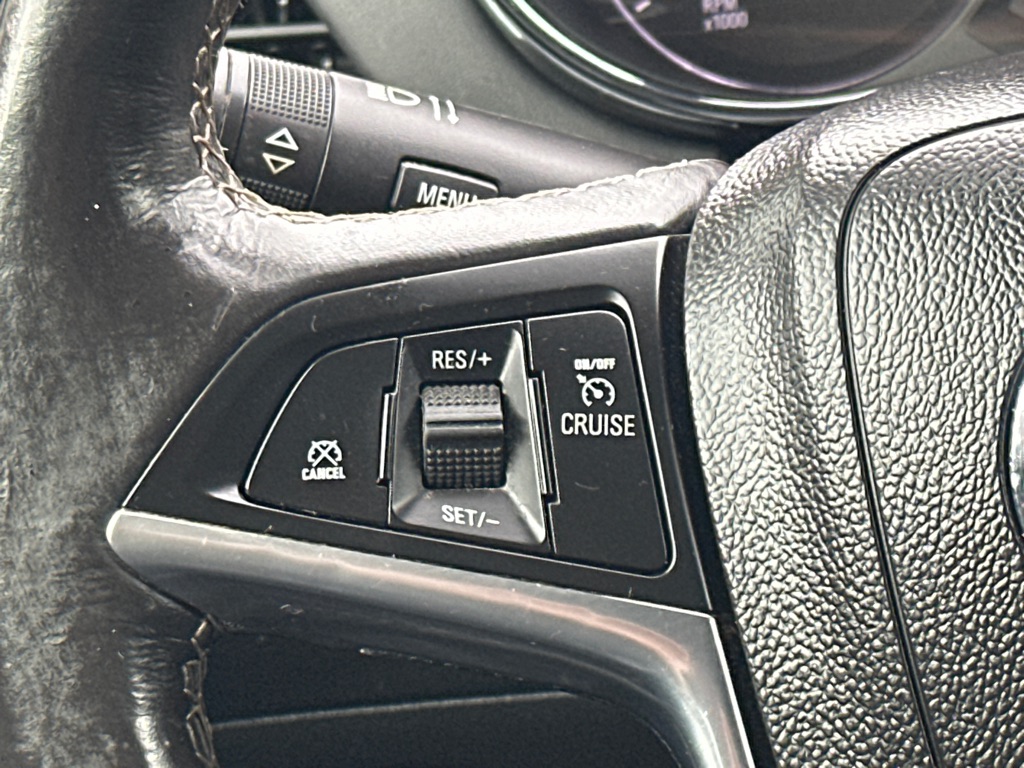 Vehicle image 25 of 34