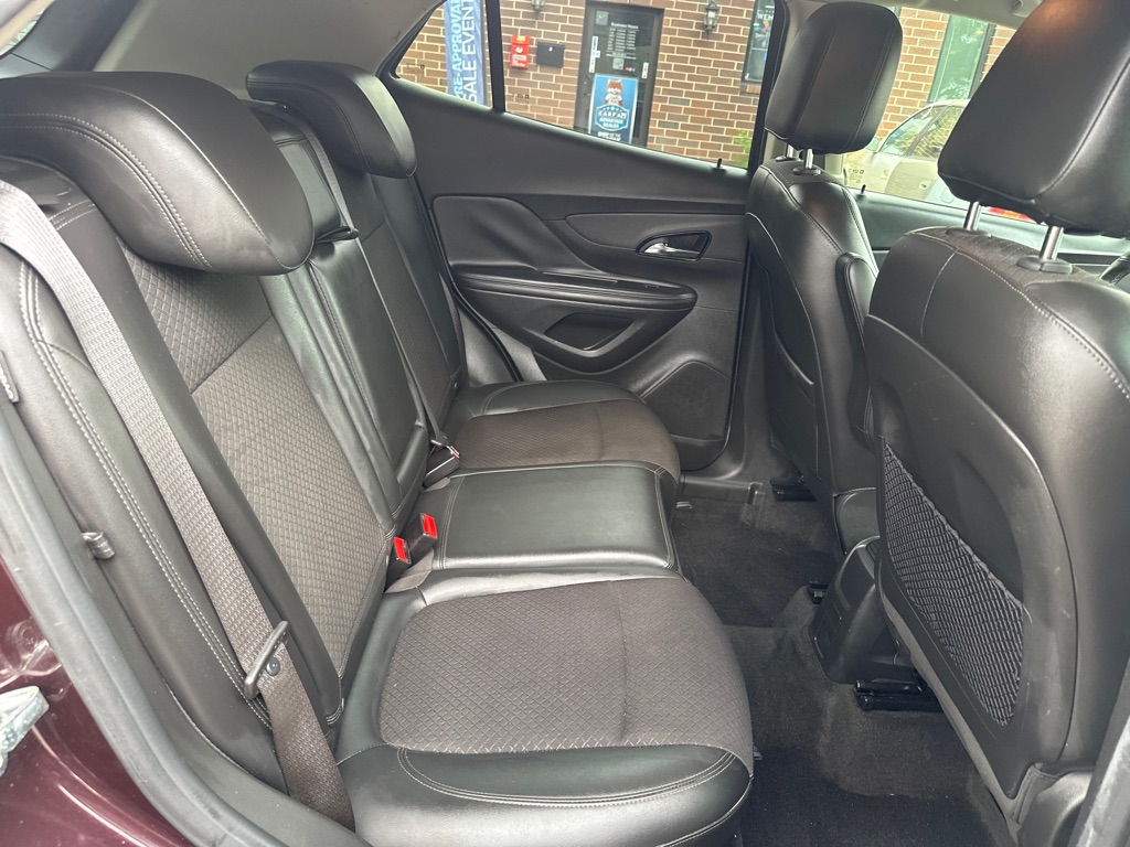 Vehicle image 17 of 34