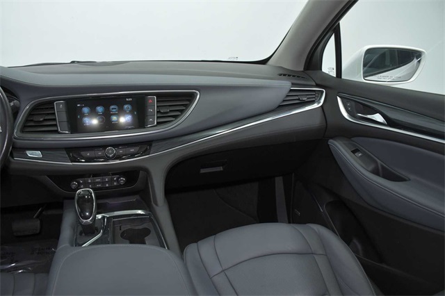 Vehicle image 19 of 34