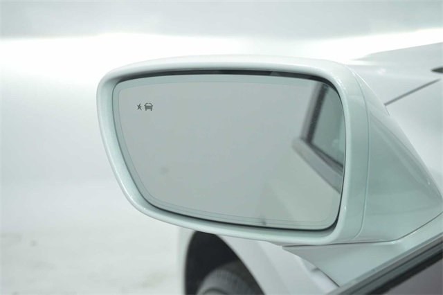Vehicle image 29 of 34