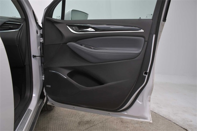 Vehicle image 16 of 34