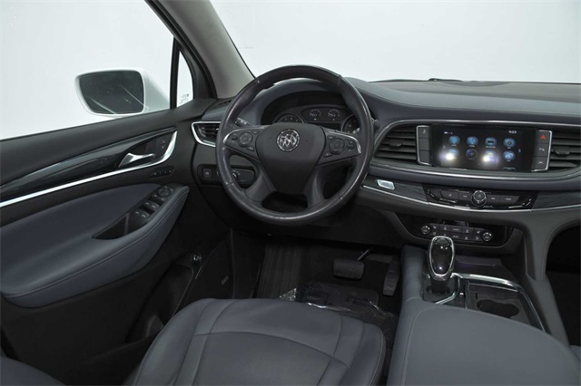Vehicle image 18 of 34