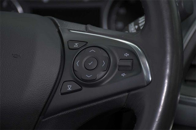 Vehicle image 33 of 34