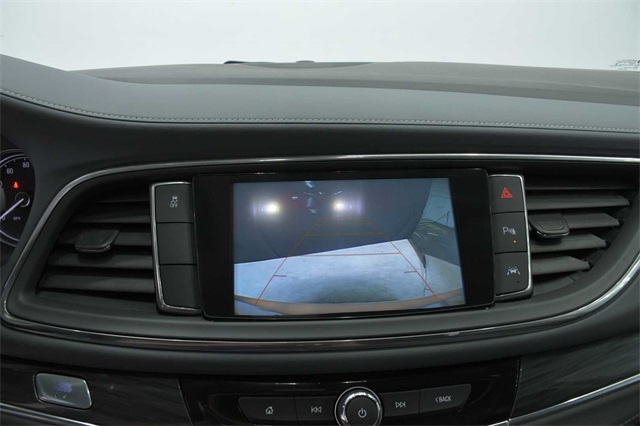 Vehicle image 21 of 34