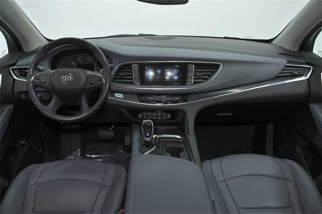 Vehicle image 17 of 34
