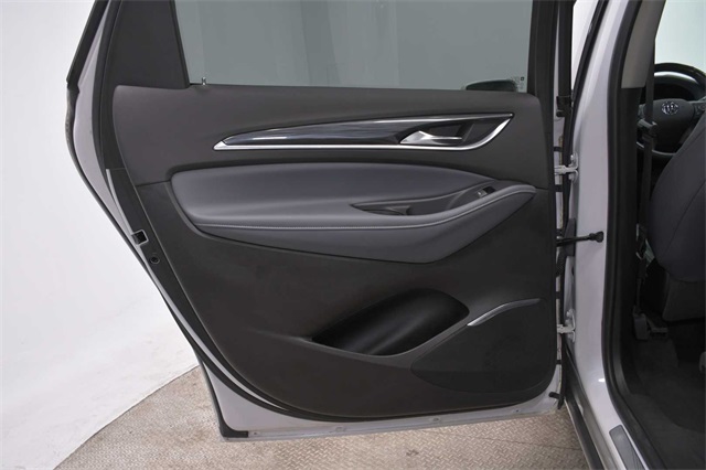 Vehicle image 24 of 34