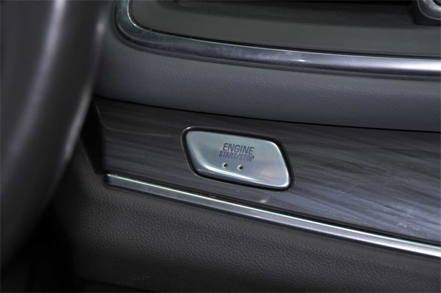 Vehicle image 28 of 34