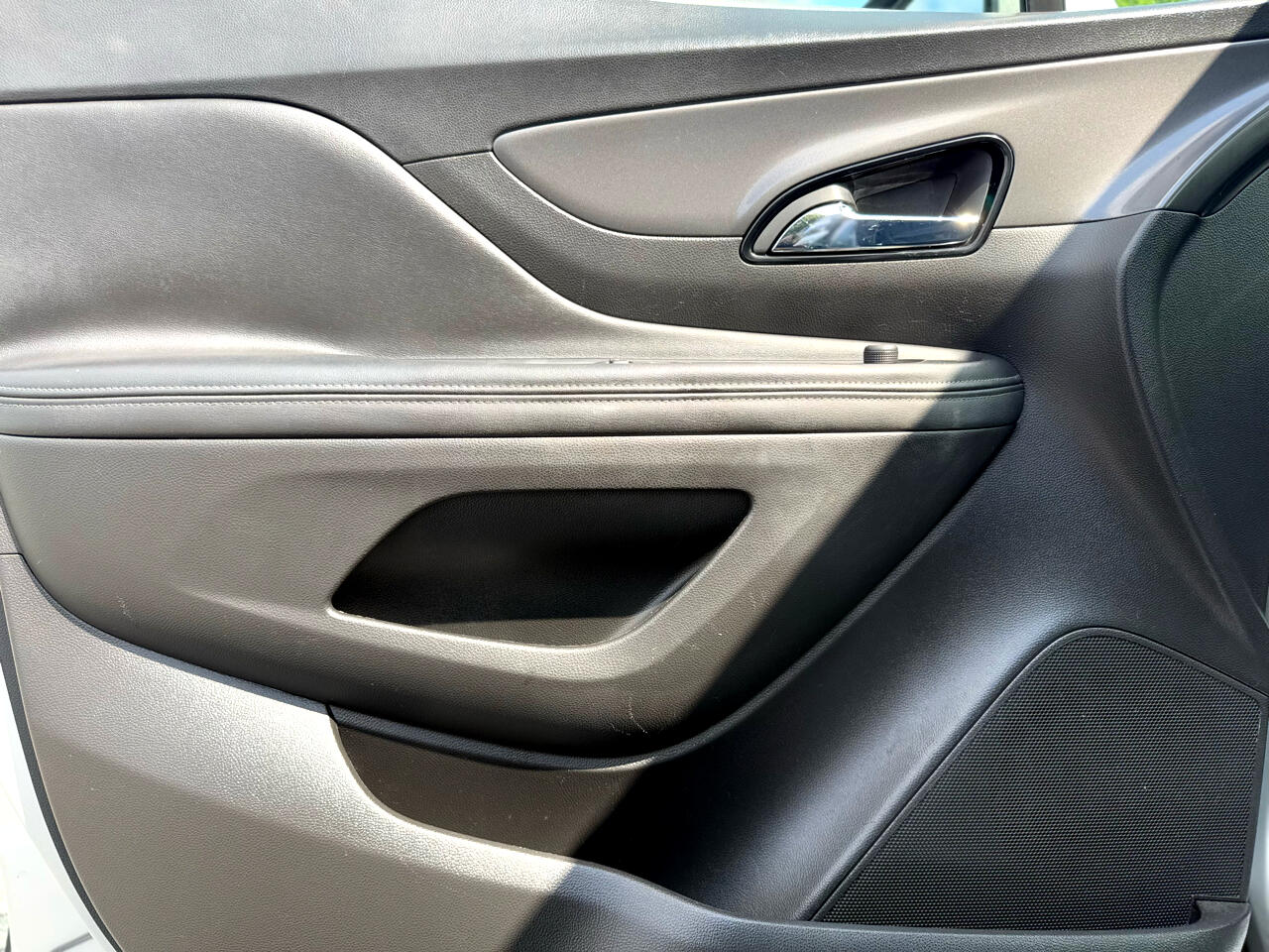 Vehicle image 14 of 51