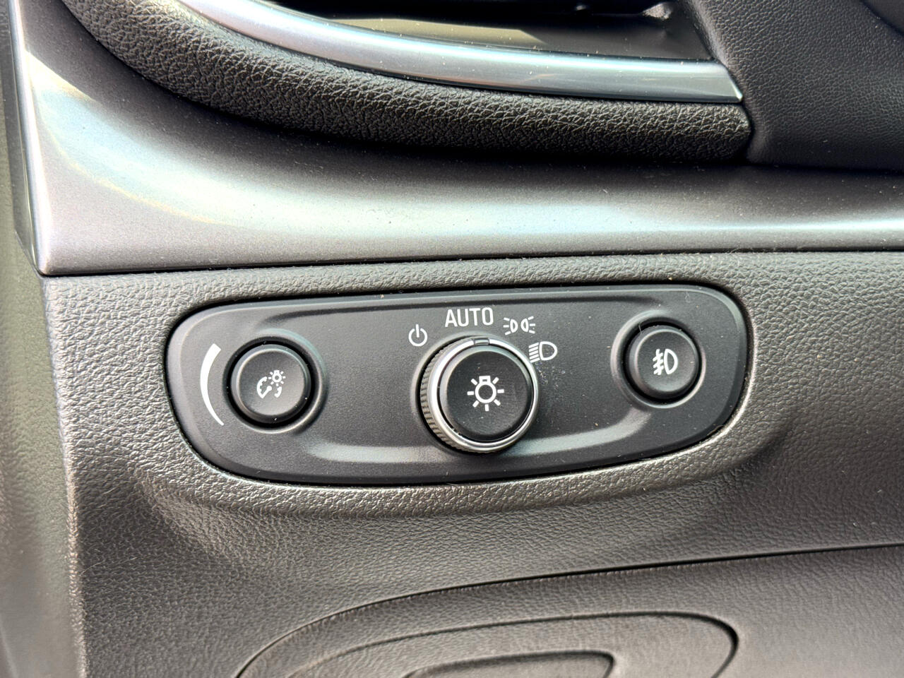 Vehicle image 19 of 51
