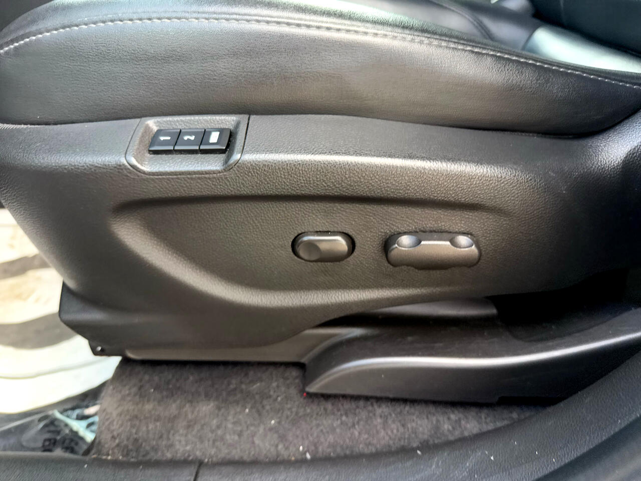 Vehicle image 18 of 51