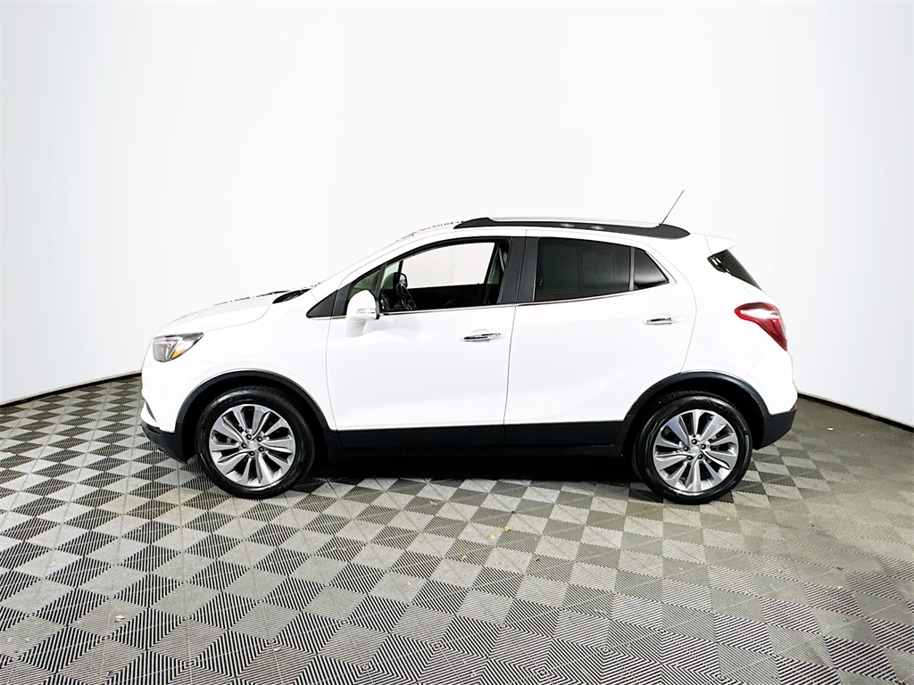 Vehicle image 2 of 32
