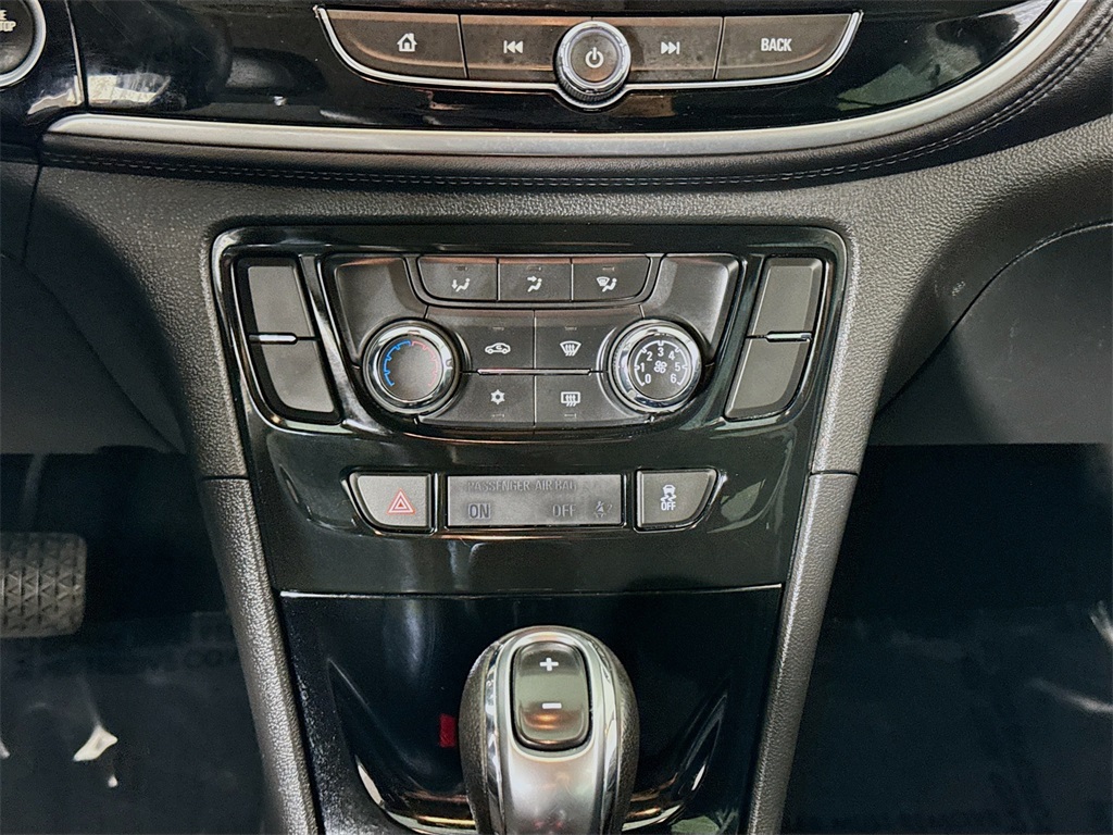 Vehicle image 16 of 32