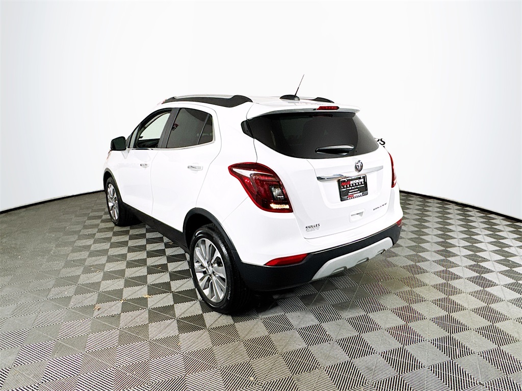 Vehicle image 8 of 32