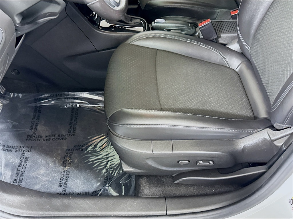 Vehicle image 20 of 32