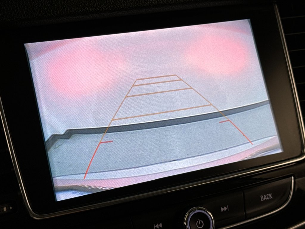 Vehicle image 21 of 40