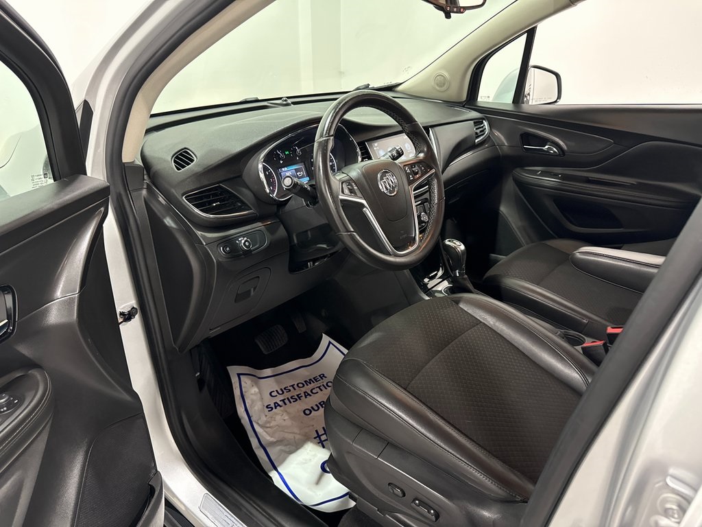 Vehicle image 16 of 40