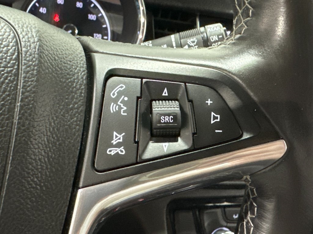 Vehicle image 34 of 40