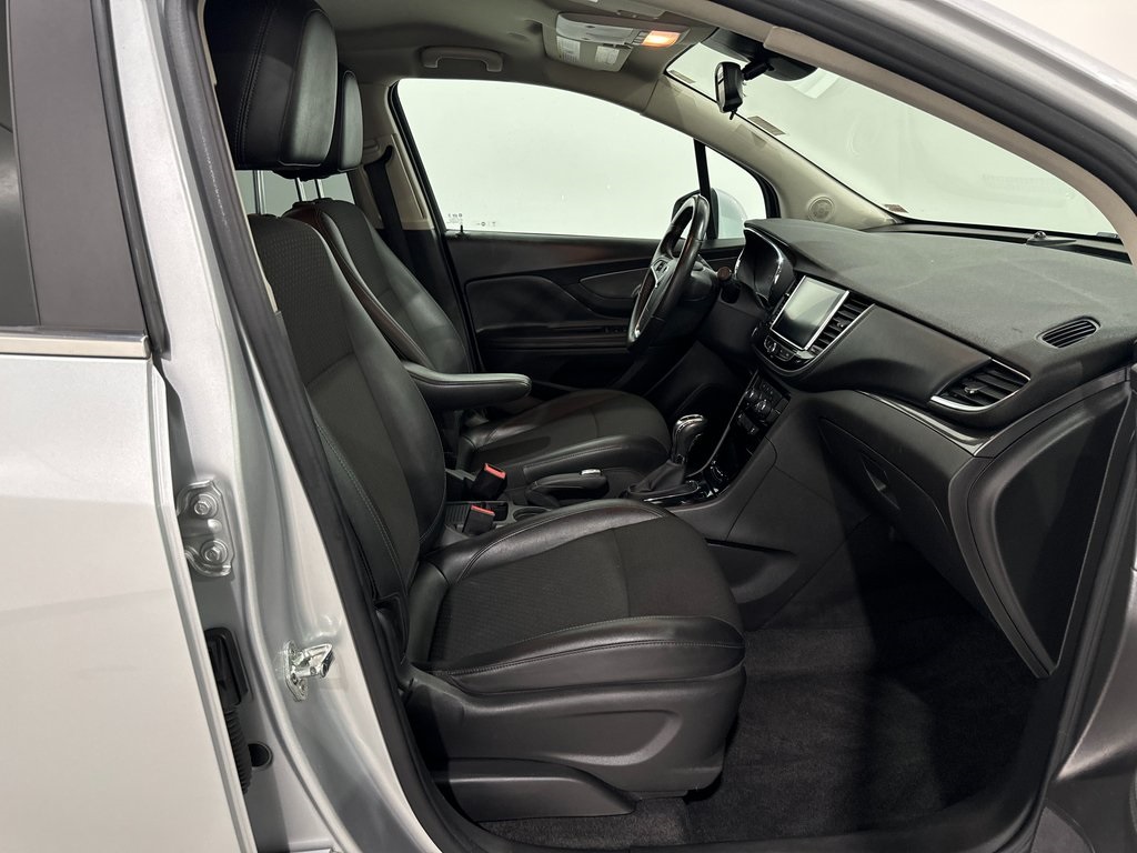 Vehicle image 12 of 40