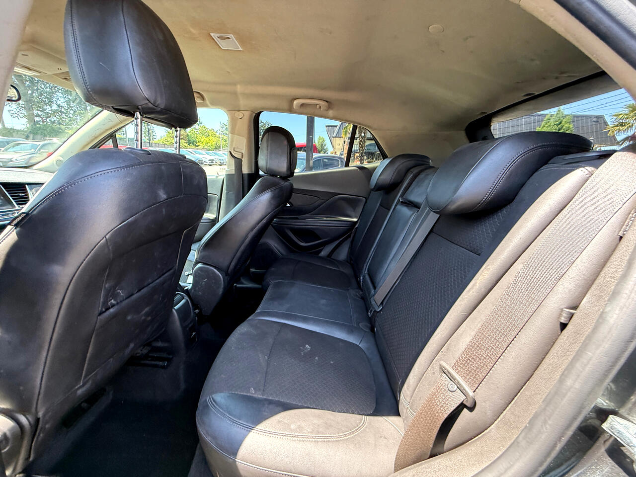 Vehicle image 10 of 21