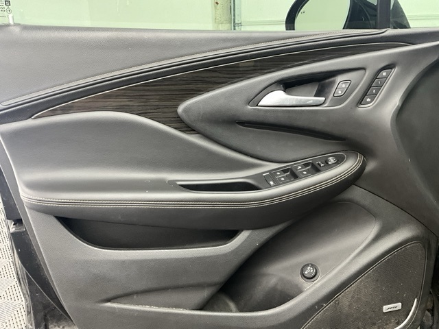 Vehicle image 14 of 26
