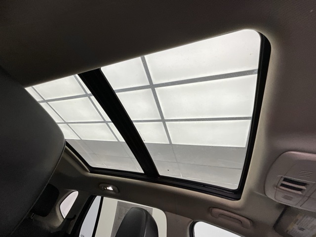 Vehicle image 25 of 26
