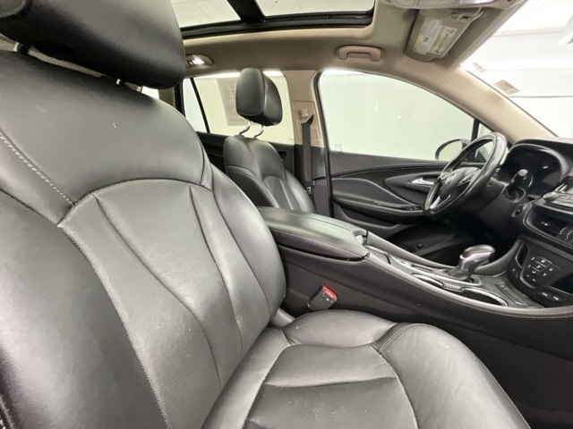 Vehicle image 21 of 26