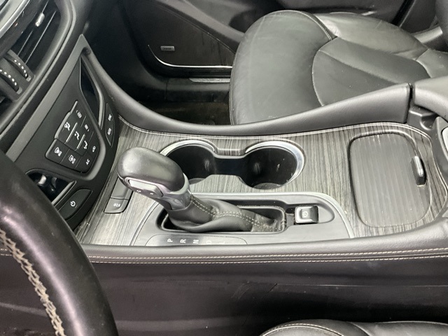 Vehicle image 13 of 26