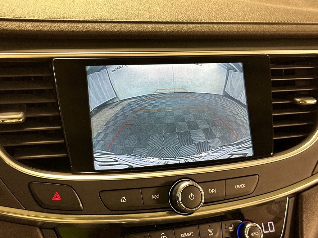 Vehicle image 17 of 33
