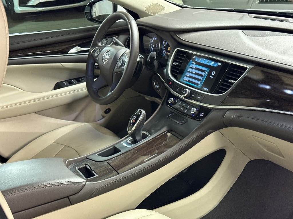 Vehicle image 11 of 33