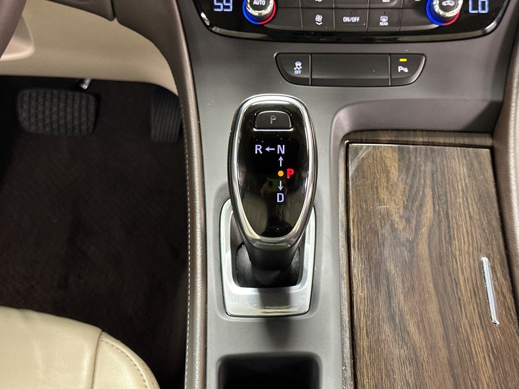 Vehicle image 20 of 33