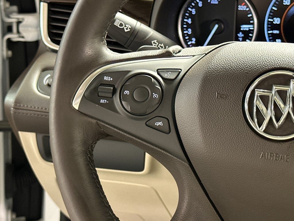 Vehicle image 14 of 33