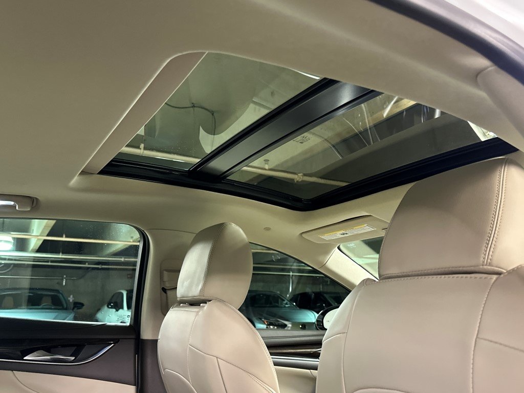 Vehicle image 9 of 33