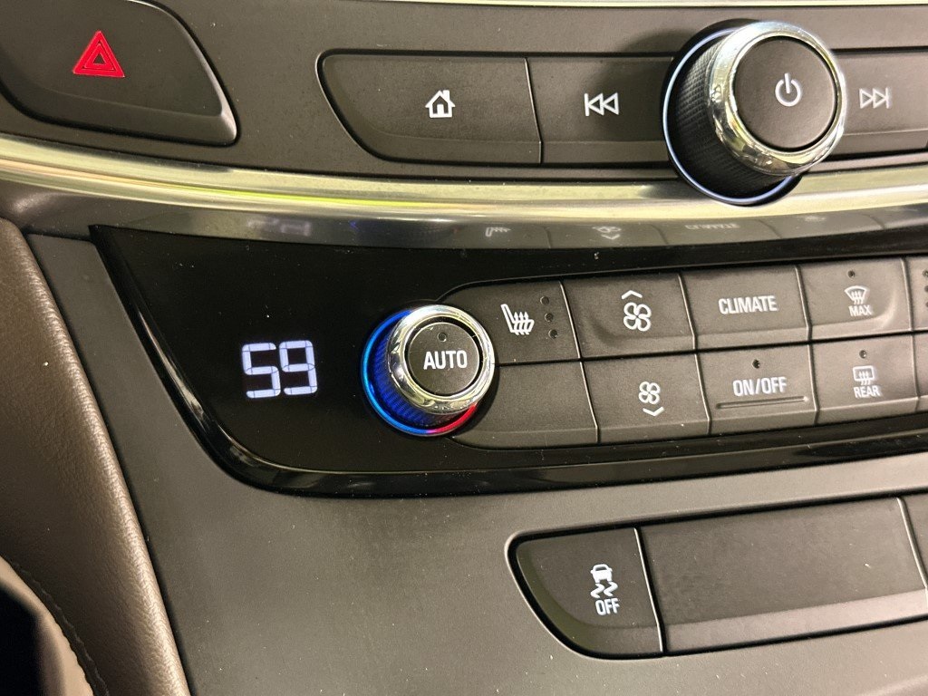 Vehicle image 23 of 33