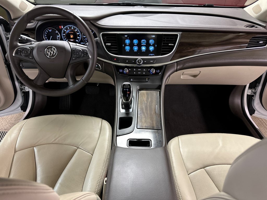 Vehicle image 12 of 33
