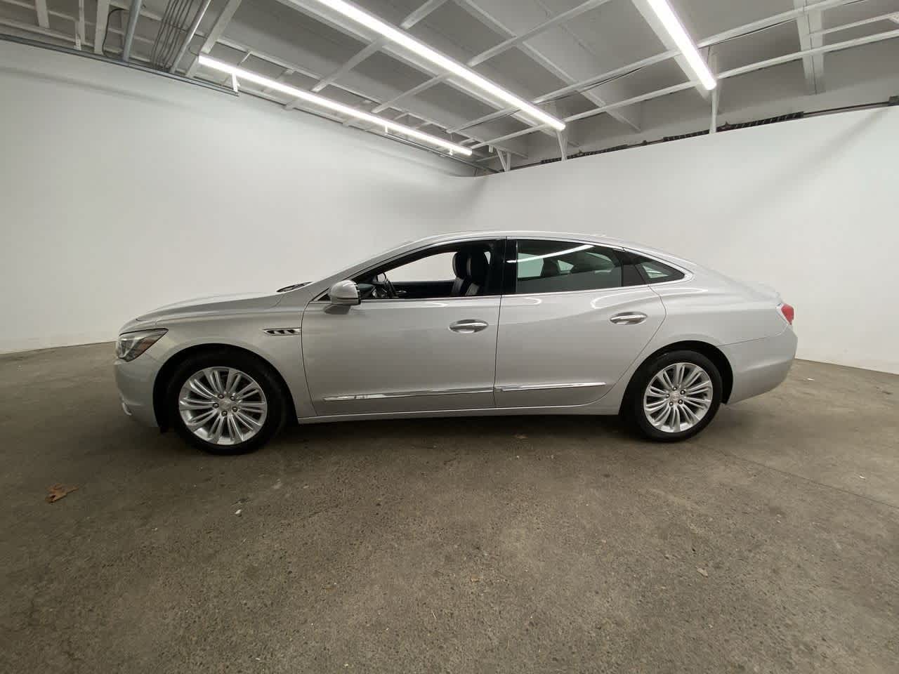 Vehicle image 8 of 38