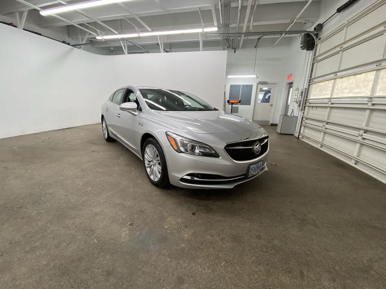 Vehicle image 3 of 38