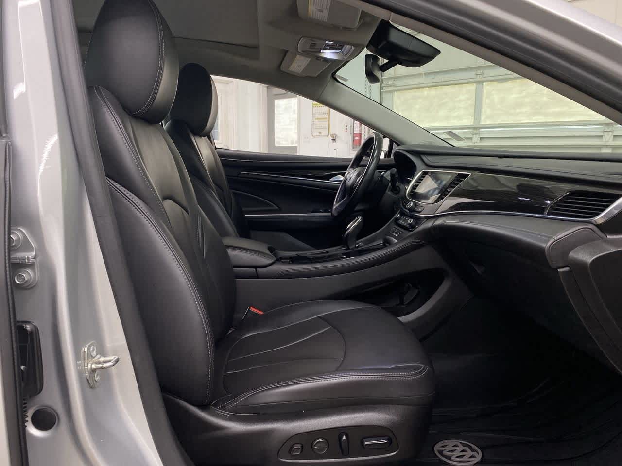 Vehicle image 19 of 38