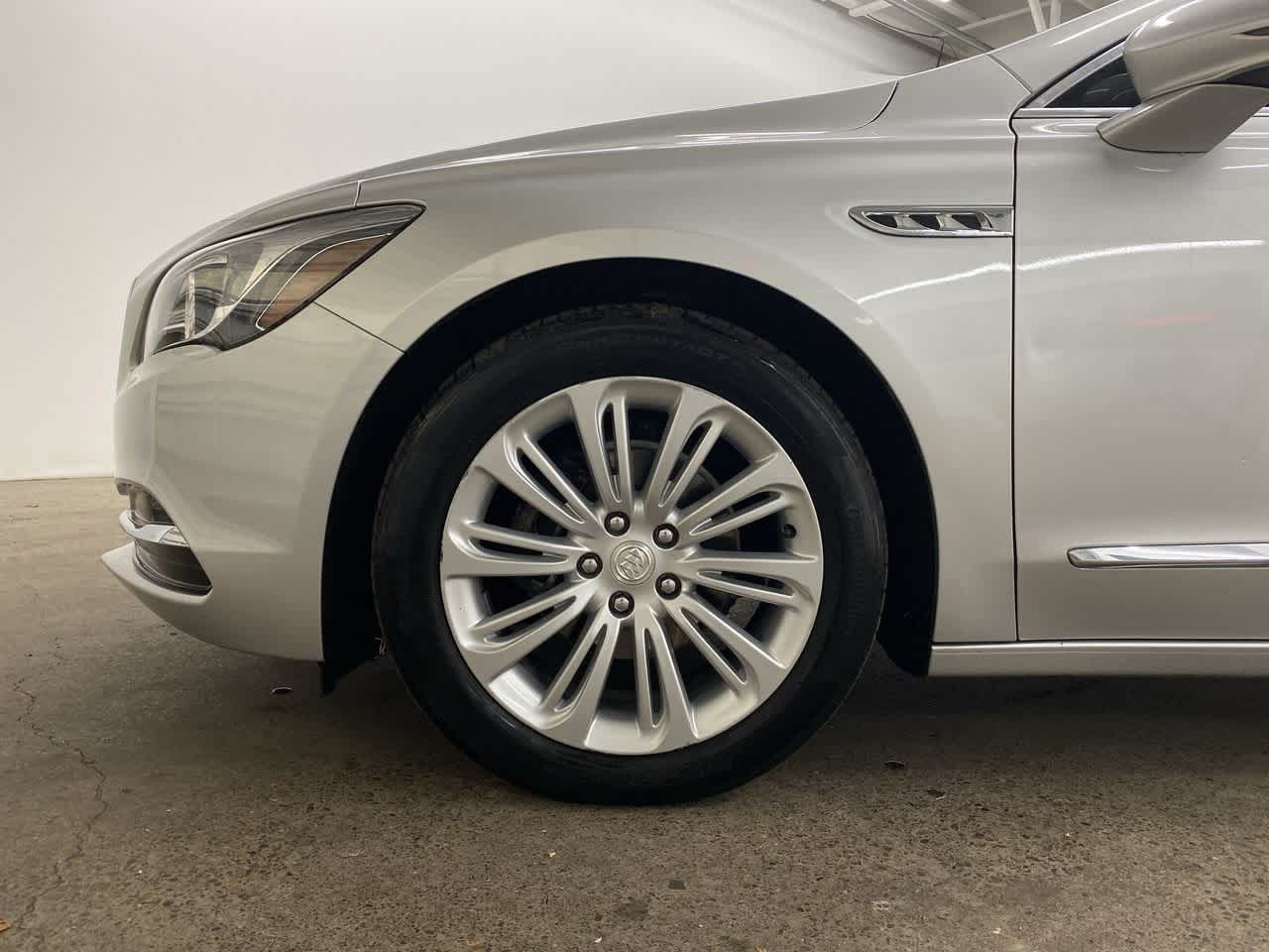 Vehicle image 11 of 38