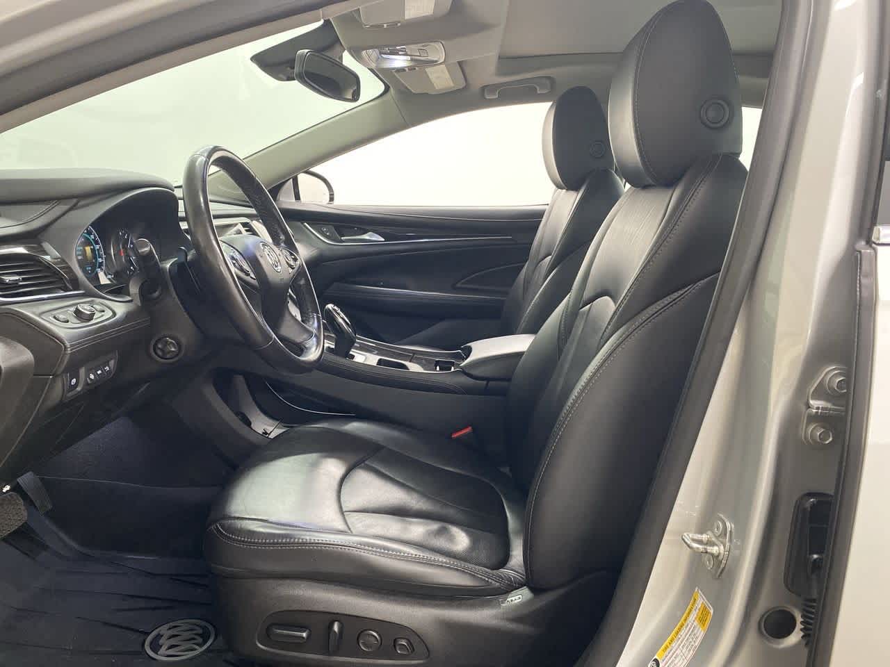 Vehicle image 14 of 38
