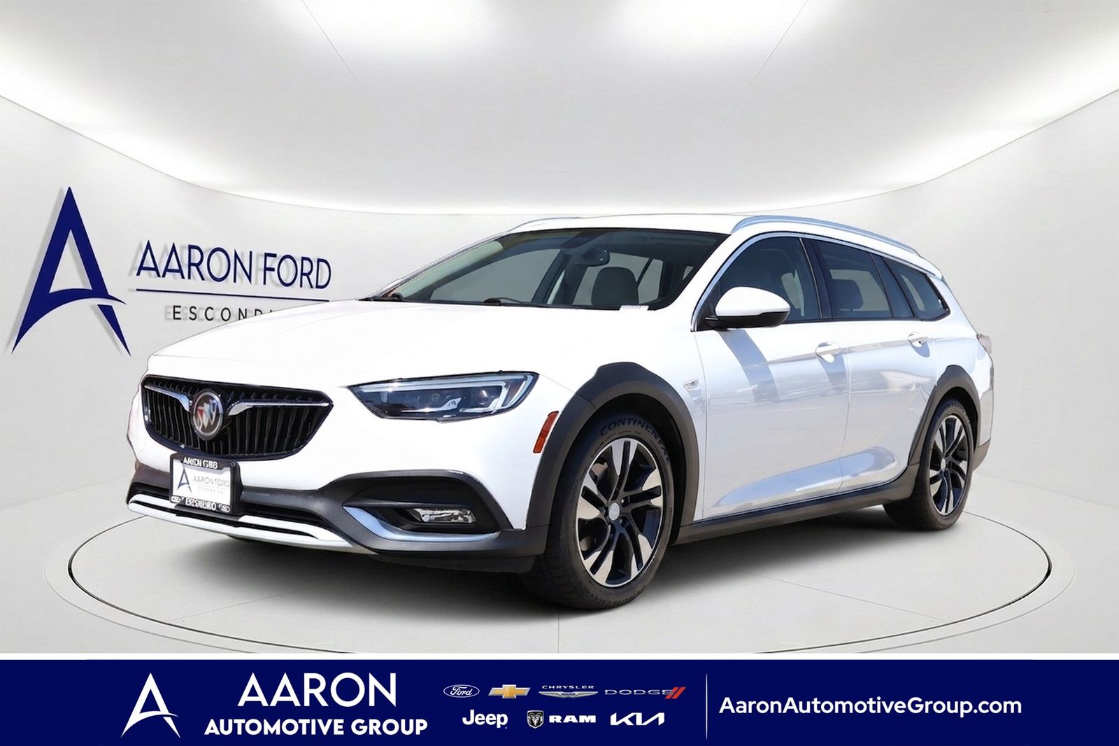 2018 Buick Regal TourX Essence Image 1 of 41